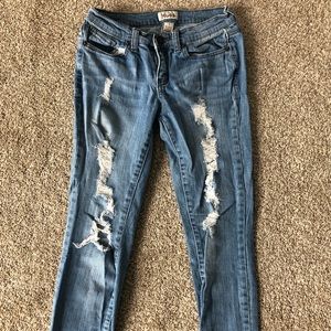 Mudd Skinnny Jean Capris